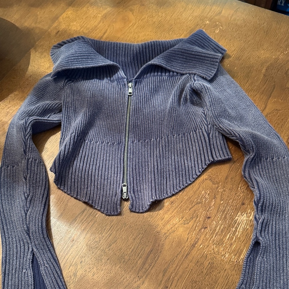 Crop zip sweater